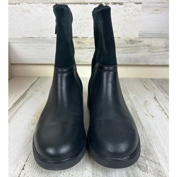 Clarks Women’s 6.5 Un Elda Black Leather Suede Zip Mid Waterproof ankle Boot NEW - Picture 3 of 9